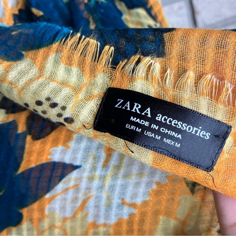 Zara Retro Floral Wrap Scarf - Picture 3 of 5